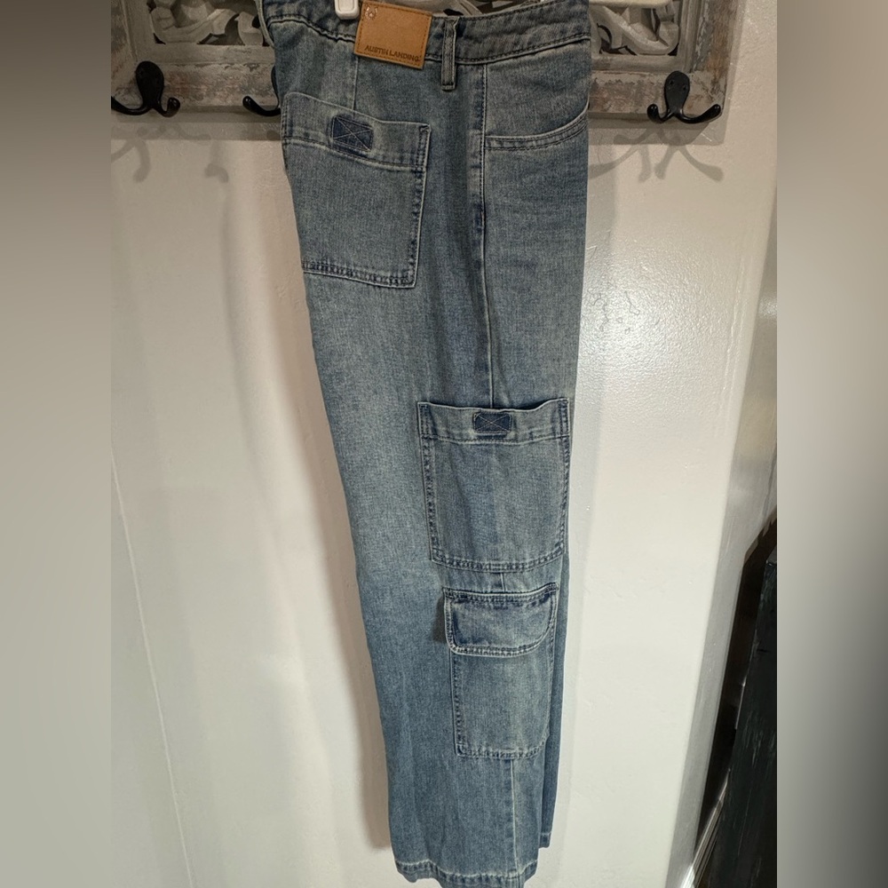 Austin Landing Cargo Jeans